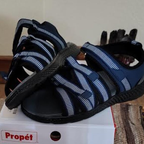 NWT Womens Propet Active Sandal Size 11 Blue/White - Picture 1 of 2